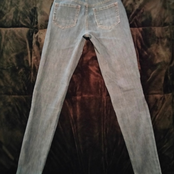 Kendall & Kylie distressed moto skinny 26 - Picture 3 of 7